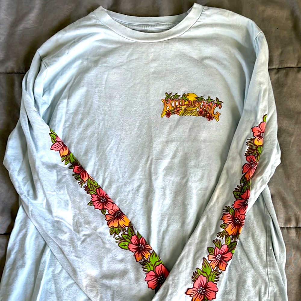 Billabong size small long sleeve